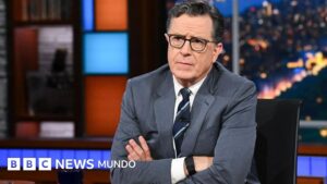 La polémica cancelación del programa de Steven Colbert (y por qué Trump dice que está encantado con la decisión de la cadena CBS)