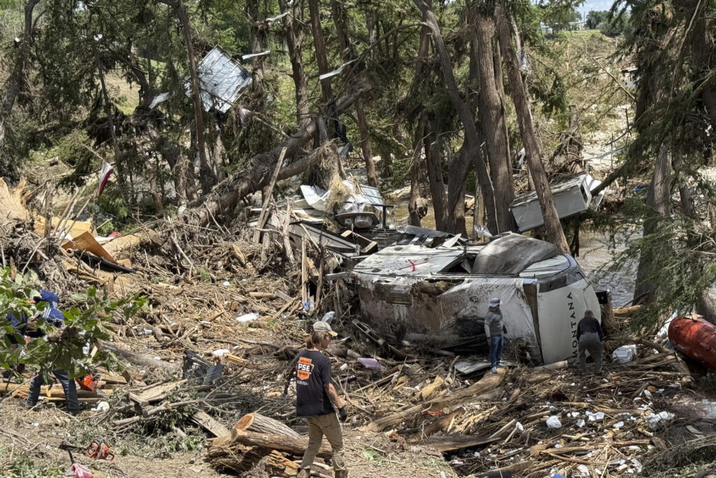 La retardada sugerencia que hizo Trump a Texas para haber evitado las muertes por inundaciones