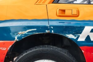 Lancia: ¿Quieres un Lancia Delta Integrale de Carlos Sainz con golpe incluido?