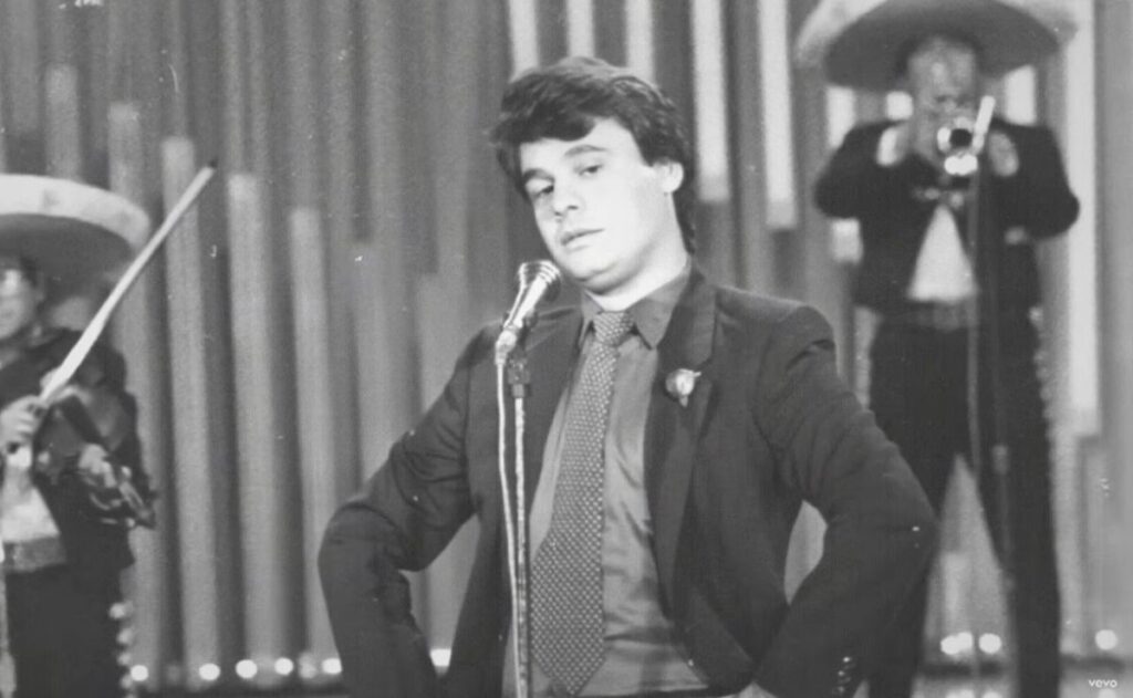 Lanzan 'Nunca había amado así', sencillo inédito de Juan Gabriel
