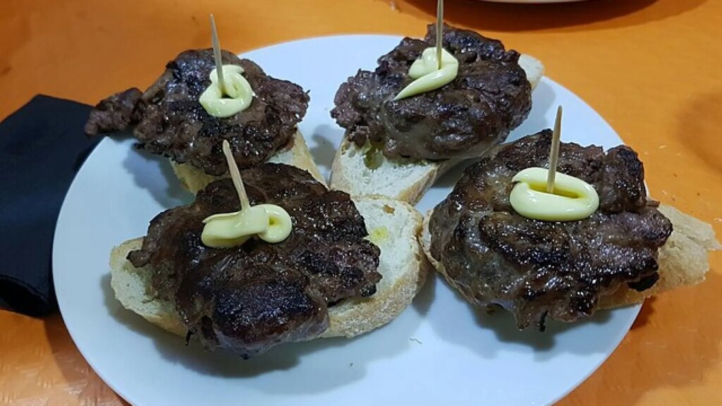 Las particulares y poco conocidas 'hamburguesas' que sólo existen en la gastronomía típica de Valencia