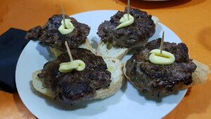 Las particulares y poco conocidas ‘hamburguesas’ que sólo existen en la gastronomía típica de Valencia