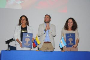 Lauicom y asociación Madres de Plaza de Mayo firman convenio de cooperación académica – Correo del Orinoco
