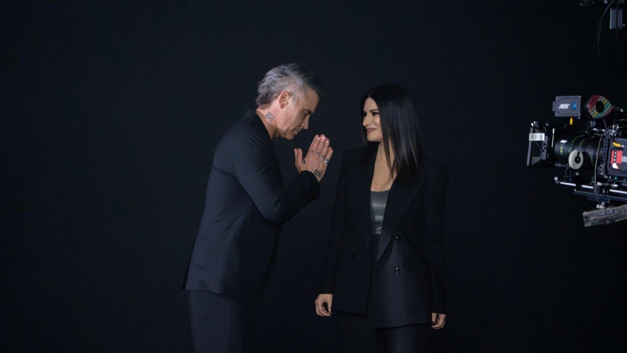 Laura Pausini y Robbie Williams cantan "Desire", himno del Mundial de Clubes - AlbertoNews