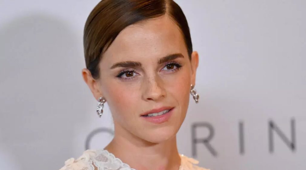 Le suspenden el permiso de conducir a Emma Watson por manejar a 61 km/h en una zona con un límite máximo de 48 km/h - AlbertoNews