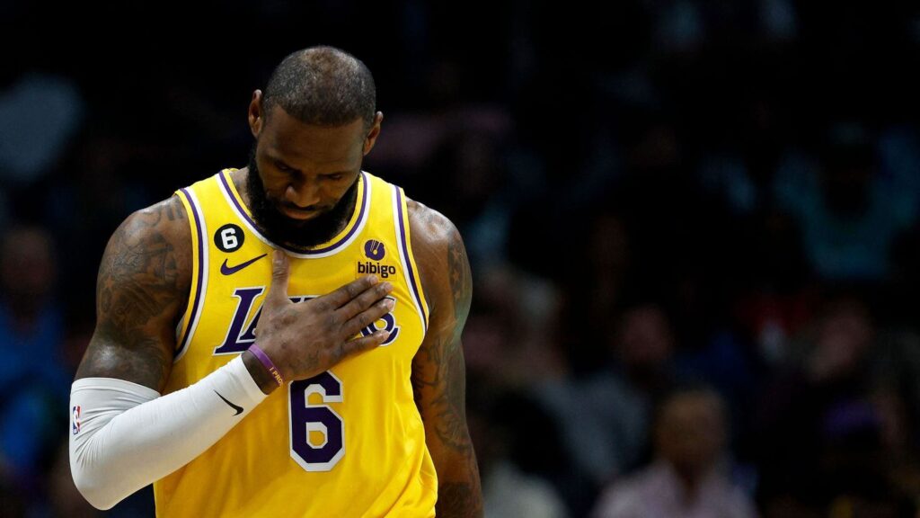 LeBron James anuncia que asistirá a la apertura de la residencia de Bad Bunny - AlbertoNews