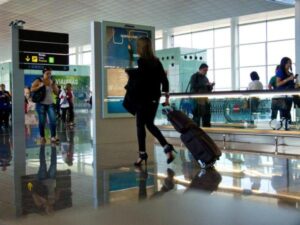 Llegada de visitantes extranjeros creció 6,6 % entre enero y mayo de 2025 | Regiones | Economía