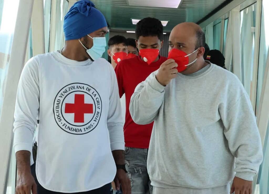 Llegaron a Venezuela otros 186 migrantes deportados de EEUU en vuelo desde Honduras