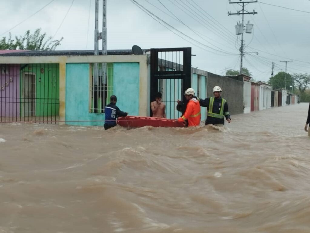 Las lluvias afectan unas 400 viviendas en Cojedes y a más de 800 familias tachirenses