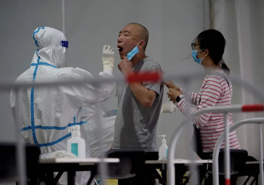 Los cerebros envejecieron más rápido en pandemia, incluso entre no infectados