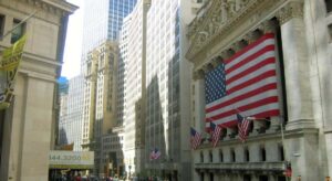 Los mercados europeos reaccionarán a los aranceles del 30% a UE anunciados por Trump