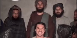 Los talibanes difunden un vídeo irónico en el que 'invitan' a los estadounidenses a pasar sus vacaciones en Afganistán