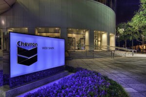 Maduro: Hay mesas de trabajo con Chevron para que vuelva a operar en Venezuela