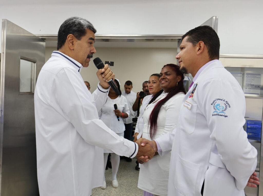 Maduro admitió que depende del «apoyo de Cuba» en la formación de médicos en Venezuela