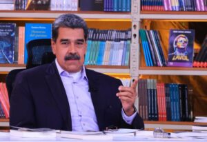 Maduro desató su furia contra Türk por no hablar del caso de venezolanos presos en El Salvador