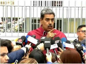 Maduro dijo que Bukele intentó impedir salida de migrantes