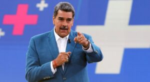 Maduro llama a la juventud a la transformación comunal