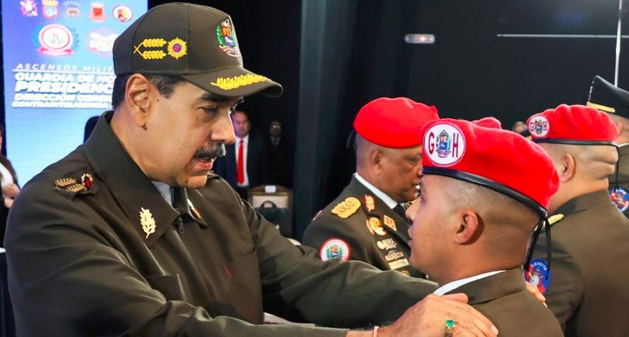 Maduro reforzó control en la Guardia de Honor y en la Dgcim con nuevos ascensos