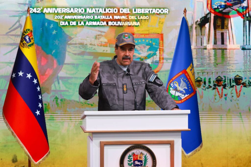Maduro se disfrazó de militar y vaticinó una supuesta derrota de "los fantasmas del presente"