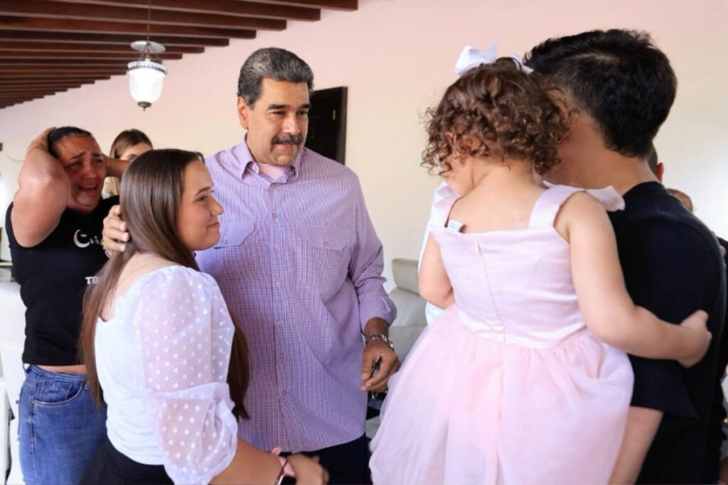 Maduro trató de disimular su enojo por entregar a 10 estadounidenses