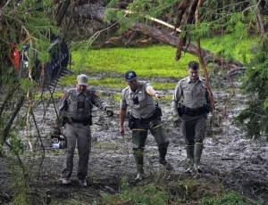 Más de 160 desaparecidos dejan inundaciones en Texas