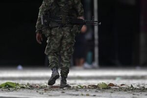 Más de 300 desplazados por combates entre Ejército y disidencias en el oeste de Colombia – AlbertoNews
