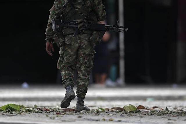 Más de 300 desplazados por combates entre Ejército y disidencias en el oeste de Colombia - AlbertoNews