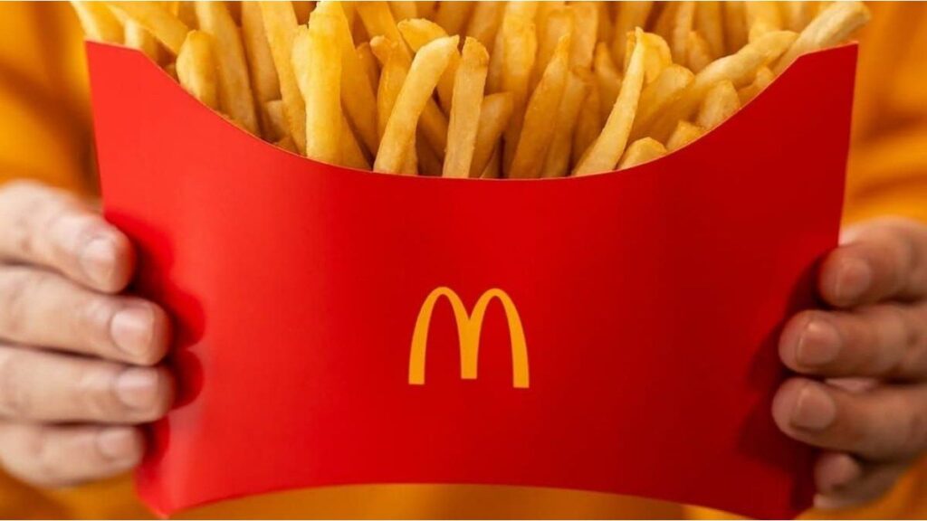 Mc Donalds celebró el Día de las Papas Fritas y lanzó su versión en tamaño XXL