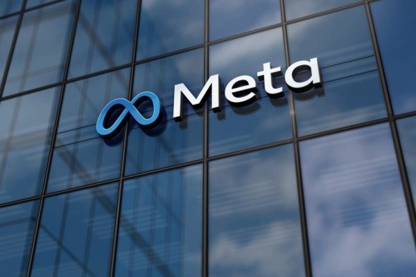 Meta da una estocada a Apple: logra contratar a uno de sus altos ejecutivos