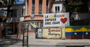 Ministerio de Educación elimina a todos los profesores porque la educación debe venir del hogar – El Chigüire Bipolar
