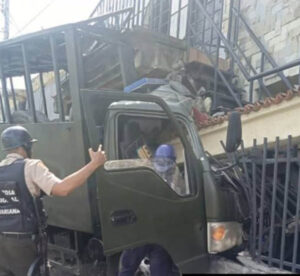 Muere un soldado en choque