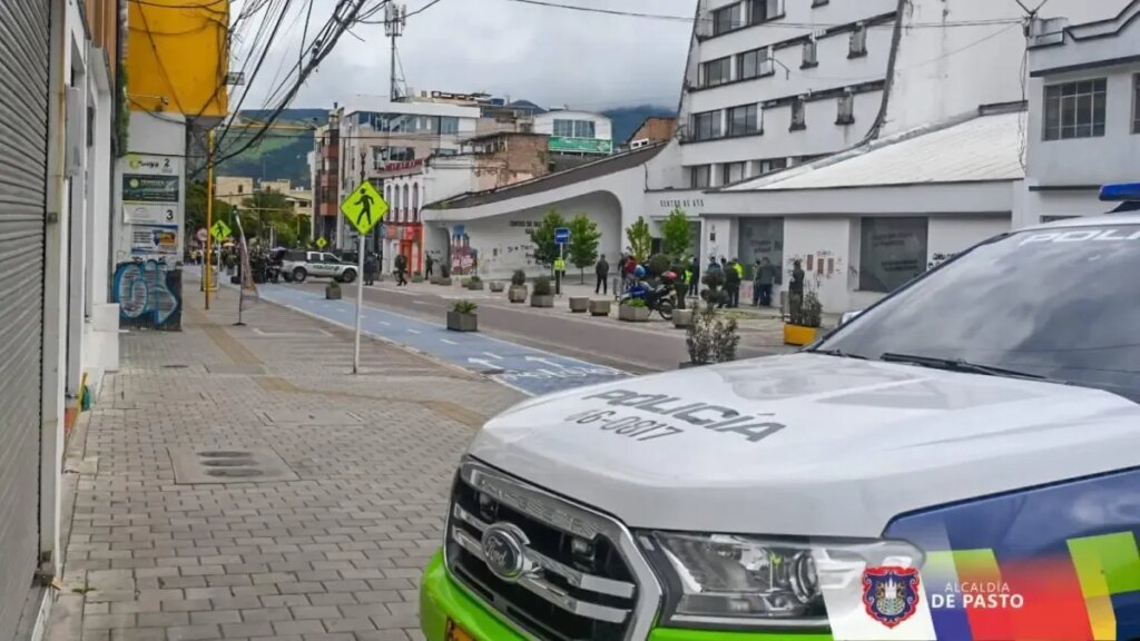 Nariño| Interrogantes, tras colisión de patrulla de Policía contra carro con prendas de Ejército: ocupantes huyeron