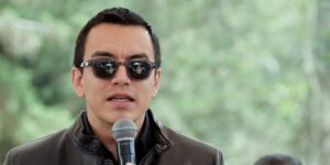 Noboa recorta el Gobierno de Ecuador y despide a 5.000 funcionarios