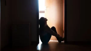 OMS: Soledad afecta a 1 de cada 6 y causa miles de muertes al año
