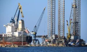 OPEP+ acordó aumentar la producción en 548.000 barriles por día