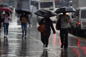 Onda Tropical 14 Amenaza con Lluvias Fuertes en Venezuela