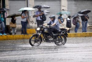 Onda tropical llegará a la región central del país con lluvias