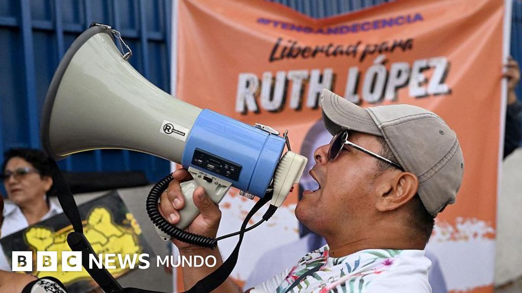 "Opinar puede costar la cárcel": Cristosal, la mayor ONG de derechos humanos de El Salvador, abandona el país