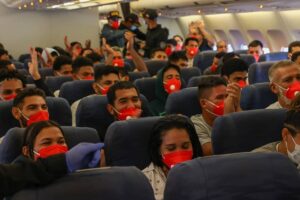 Otro vuelo con repatriados arribó a Maiquetía