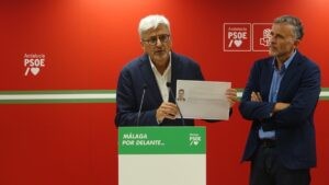 PSOE-A acusa a Moreno de «mentir» en su currículum de diputado en 1996 atribuyéndose «una licenciatura que nunca tuvo» | europapress.es