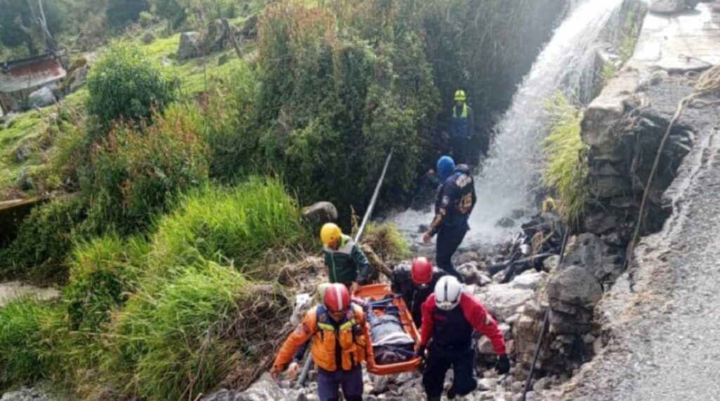 Padre e hijo fallecieron arrastrados por una quebrada en Mérida