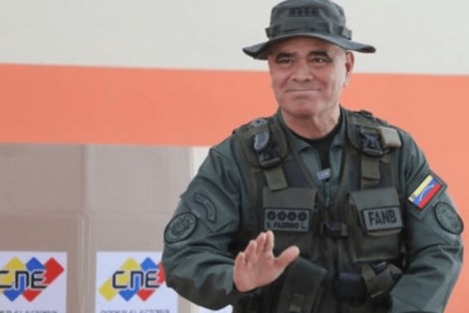 Padrino López denuncia que "avión de inteligencia" de EEUU violó espacio venezolano