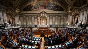 Parlamento aprueba reforma de política migratoria – DW – 16/07/2025