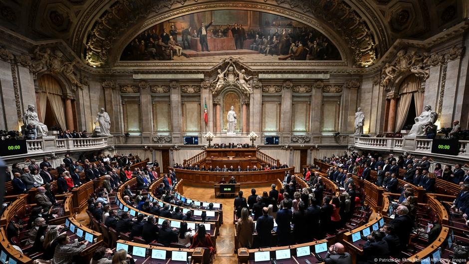 Parlamento aprueba reforma de política migratoria – DW – 16/07/2025