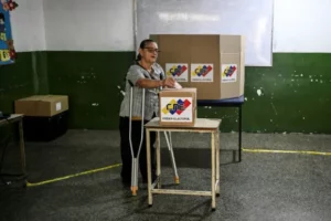 Partido de Maduro gana las principales alcaldías y la oposición conserva municipios caraqueños