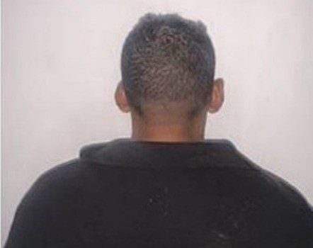 Peleaba en desventaja y se igualó con un machete masacrando a su rival