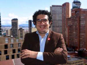 Pobreza monetaria en Bogotá mejoró más que en todo el país por estas razones | Regiones | Economía