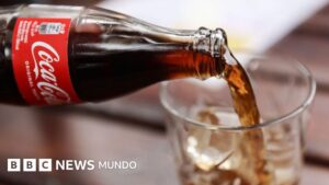 Por qué Trump quiere que Coca-Cola cambie un ingrediente clave de la bebida gaseosa en Estados Unidos