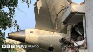 Por qué el audio de la cabina de los pilotos de Air India aumenta el misterio del accidente de avión en el que murieron 260 personas