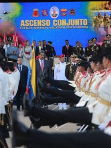Presidente Maduro lidera el ascenso conjunto de la Fanb